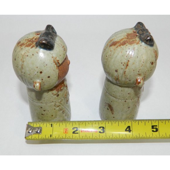 Vintage Japanese UCTCI Pottery Stoneware Girl With Bow Singing Shakers - Picture 6 of 11